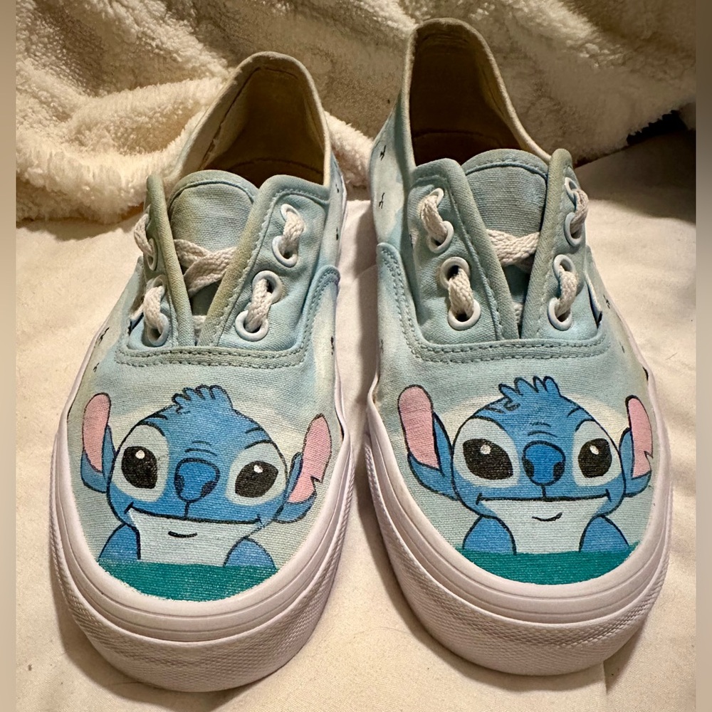 HAND PAINTED VANS FEATURING DISNEYS STITCH Sz7.5 OHANA BLUE HAWAIIAN BREEZES - Picture 2 of 9